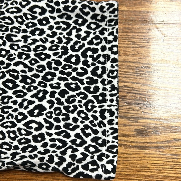 Women’s 24w petite jeans pants pockets animal print black white appears new - Picture 11 of 11